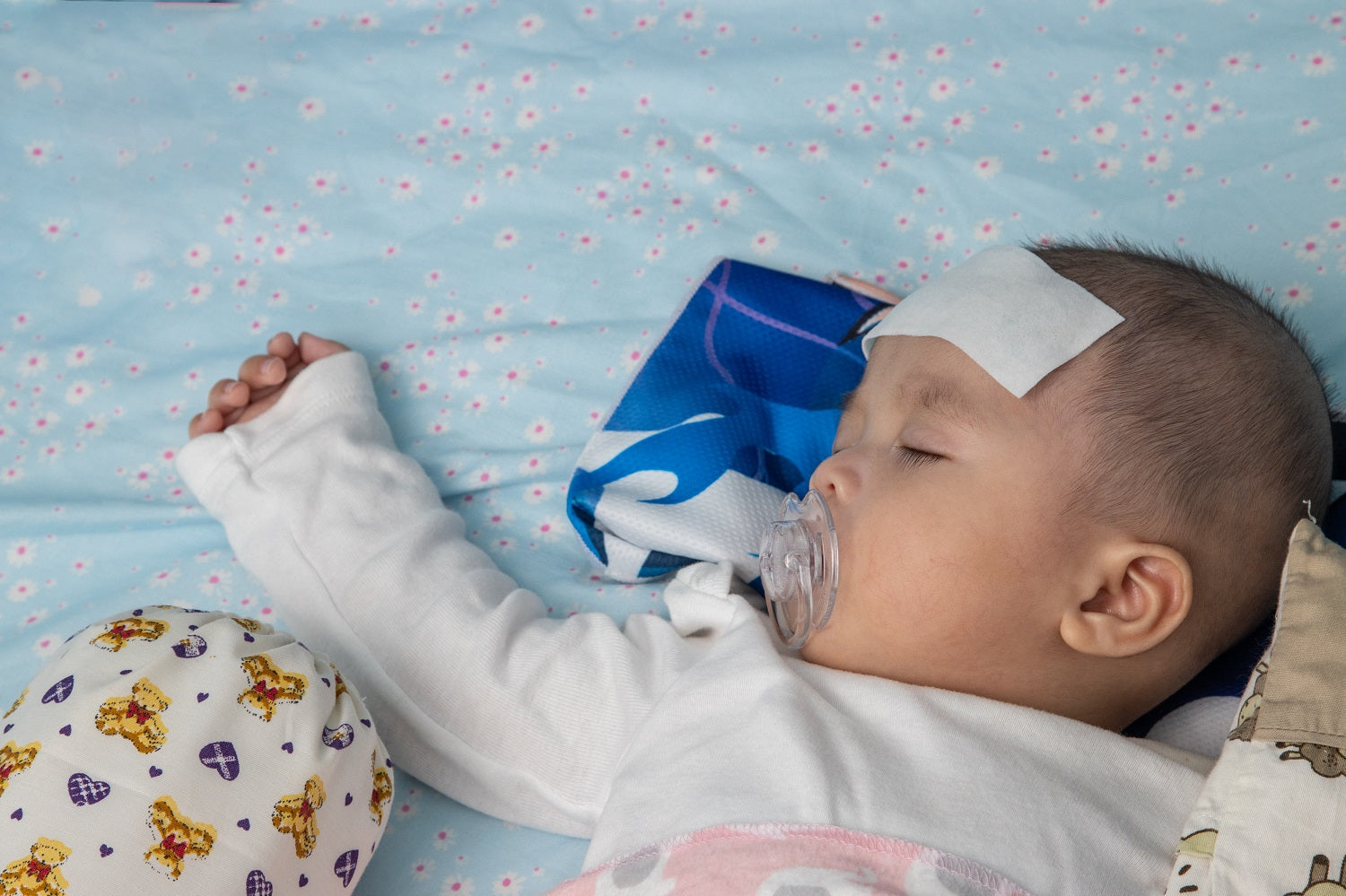 A Parent's Guide to Baby Fever: From Symptoms to Care in Three Stages